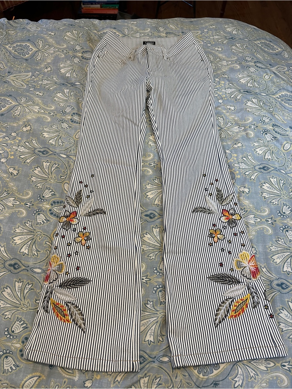 Striped Embroidered Wide-Leg Jeans - Black & White Floral